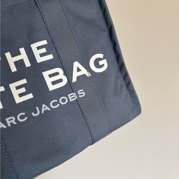 Marc Jacobs | Large Tote - Picture 6 of 11